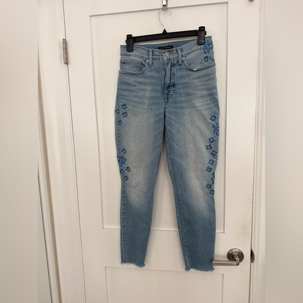 Lucky Brand light blue denim Bridgette skinny high rise jeans w/ blue embroidery